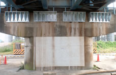 多摩線高架橋での耐震化