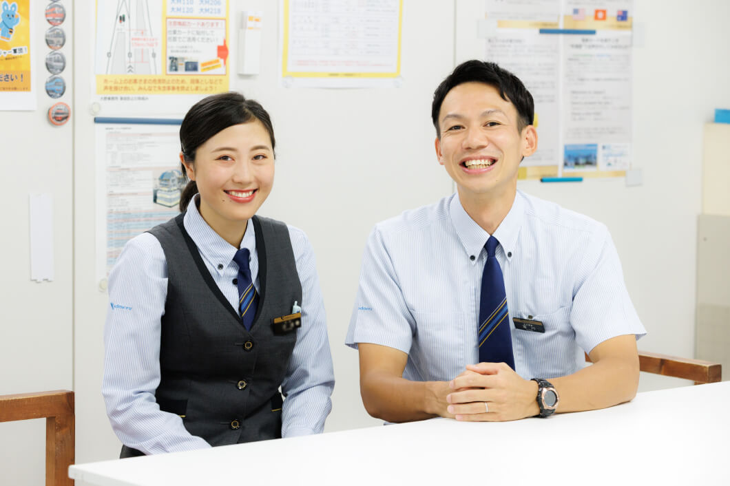新人乗務員の養成を行う笈川さんのイメージ