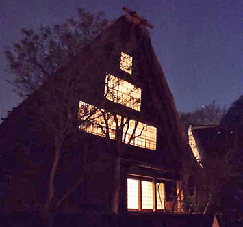 夜の民家園の画像