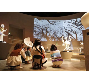 岡本太郎美術館 はいはい＆よちよち美術館ツアー（4月）
