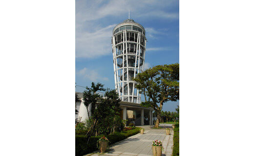 Enjoy the magnificent view from the Enoshima Sea Candle