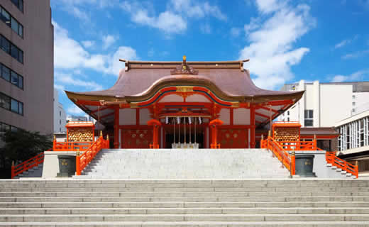 座落於城市中的神社